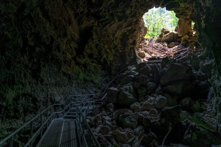Rêve de grottes: L&rsquo;exploration mystérieuse des profondeurs souterraines